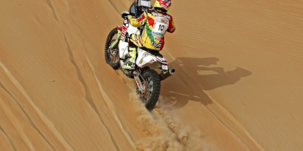 Chavo Salvatierra sube al octavo lugar de la clasificaci&oacute;n general del Rally de Abu Dhabi