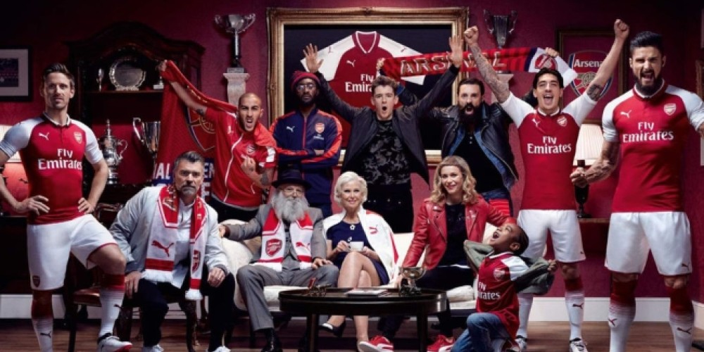 El Arsenal present&oacute; su nueva y elegante indumentaria para la Europa League