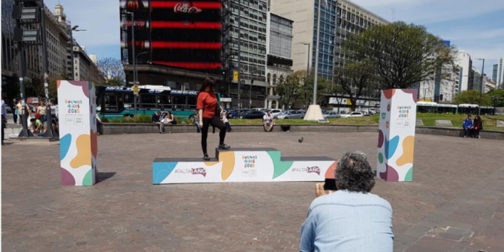 Buenos Aires 2018 instala podios alrededor de la ciudad para celebrar que falta un a&ntilde;o para los Juegos Ol&iacute;mpicos de la Juventud