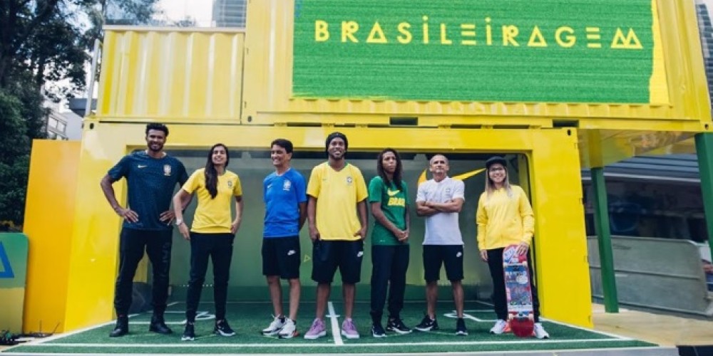 De la mano de Ronaldinho, Brasil present&oacute; la versi&oacute;n del uniforme de la Selecci&oacute;n para el p&uacute;blico