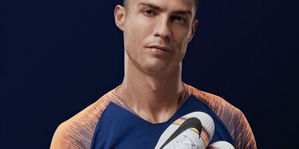 Cristiano Ronaldo present&oacute; su nuevo modelo de botines