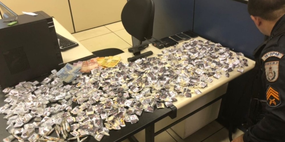 Encuentran una carga de droga en Brasil con la imagen de Paolo Guerrero impresa en los envases