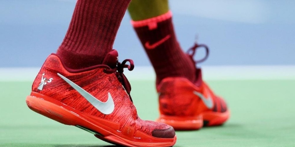 Federer estren&oacute; su propio modelo especial de zapatillas para el US Open