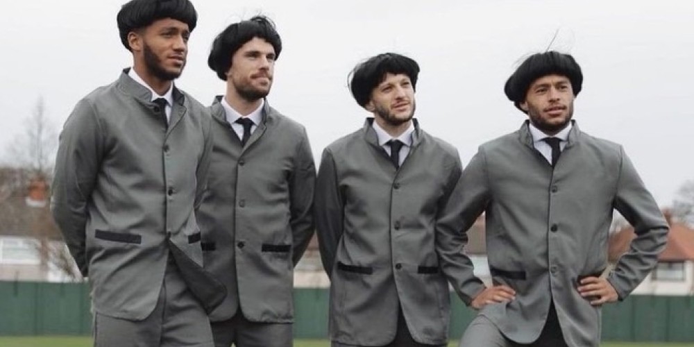 Los jugadores del Liverpool que se disfrazaron de los Beatles para una fundaci&oacute;n