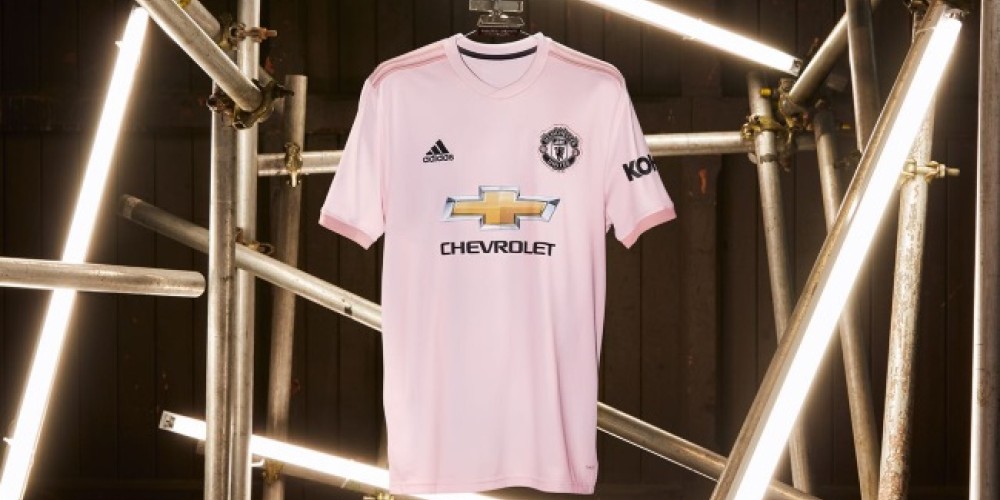 adidas Football present&oacute; la nueva camiseta alternativa del Manchester United