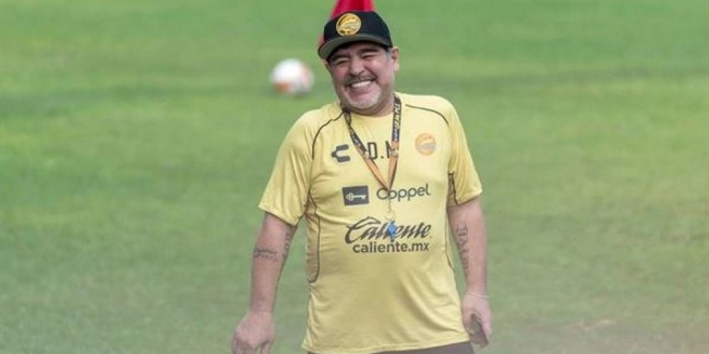 Diego Maradona incentiva a los jugadores con importantes regalos