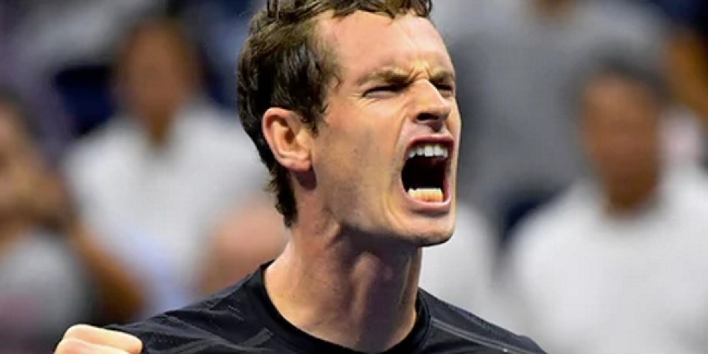 Andy Murray se luci&oacute; jugando al f&uacute;tbol en la previa a la Copa Davis