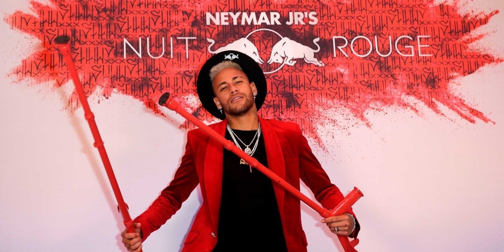Neymar Jr. lanz&oacute; su propia l&iacute;nea de auriculares y se los regal&oacute; a los invitados de su cumplea&ntilde;os