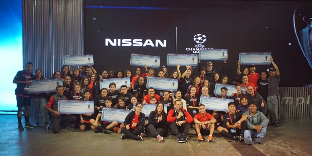 Nissan cumple el sue&ntilde;o de m&aacute;s de 160 fan&aacute;ticos del f&uacute;tbol y los lleva a vivir la final de la UEFA Champions League 2019
