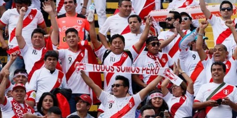 Hinchas peruanos hacen de todo para poder acompa&ntilde;ar a su selecci&oacute;n en el Mundial