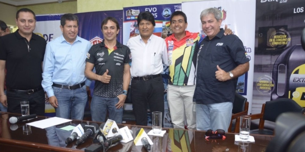 Presentan a los pilotos bolivianos que participar&aacute;n en el Rally Dakar 2017