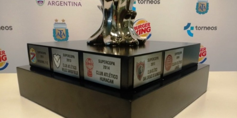&iquest;Al final ser&aacute; de Boca o de River? Se present&oacute; el trofeo para la Supercopa Argentina