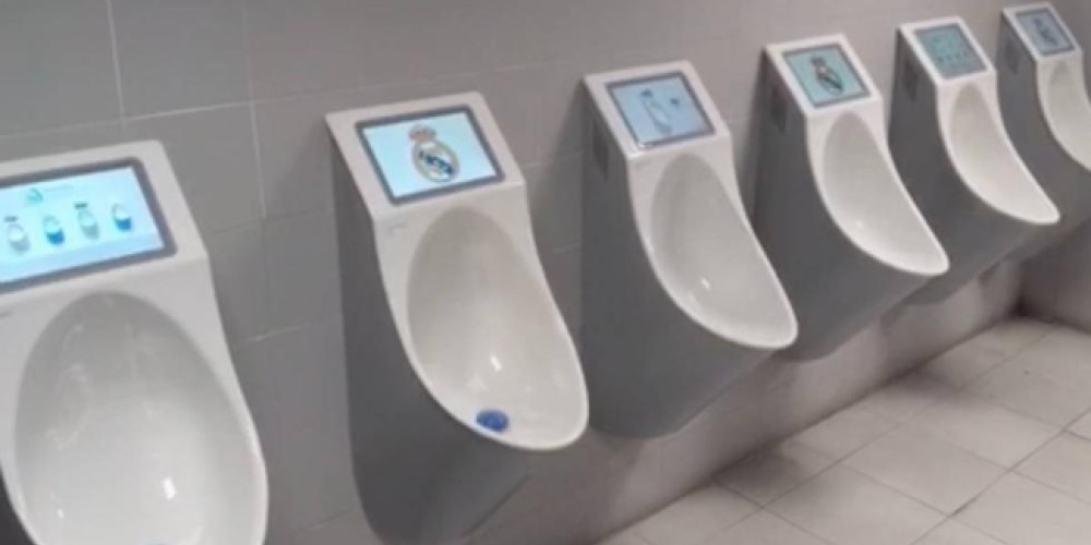 Real Madrid estudia instalar urinarios con pantalla en el Bernab&eacute;u