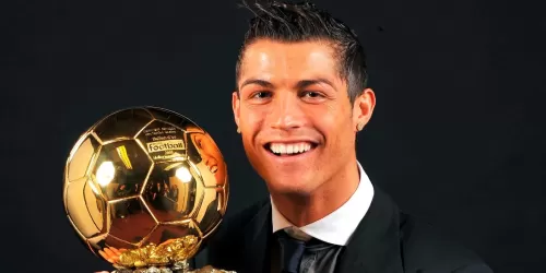 Cristiano Ronaldo fue elegido como el mejor futbolista de todos los tiempos