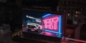 Nissan fusionó Buenos Aires y Tokio con una intervención en el Obelisco de Buenos Aires