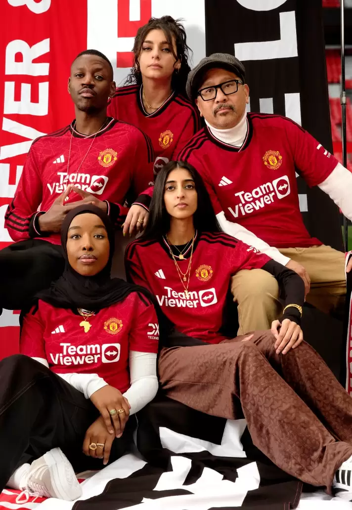 Alucinante! La nueva camiseta alternativa del Manchester United con un  escudo muy especial