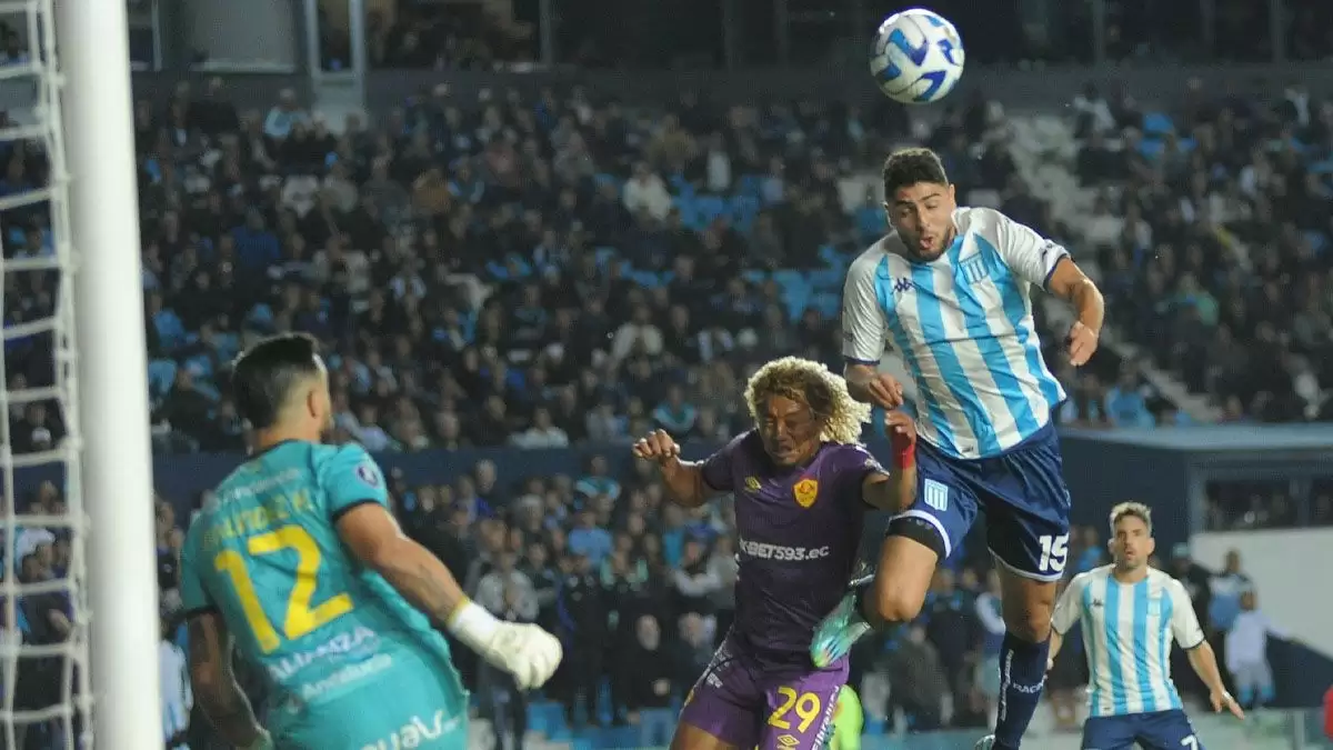 Digital Ad Expert is the new main sponsor of Racing - Marca en Zona - El  Mejor Contenido de Marketing Deportivo