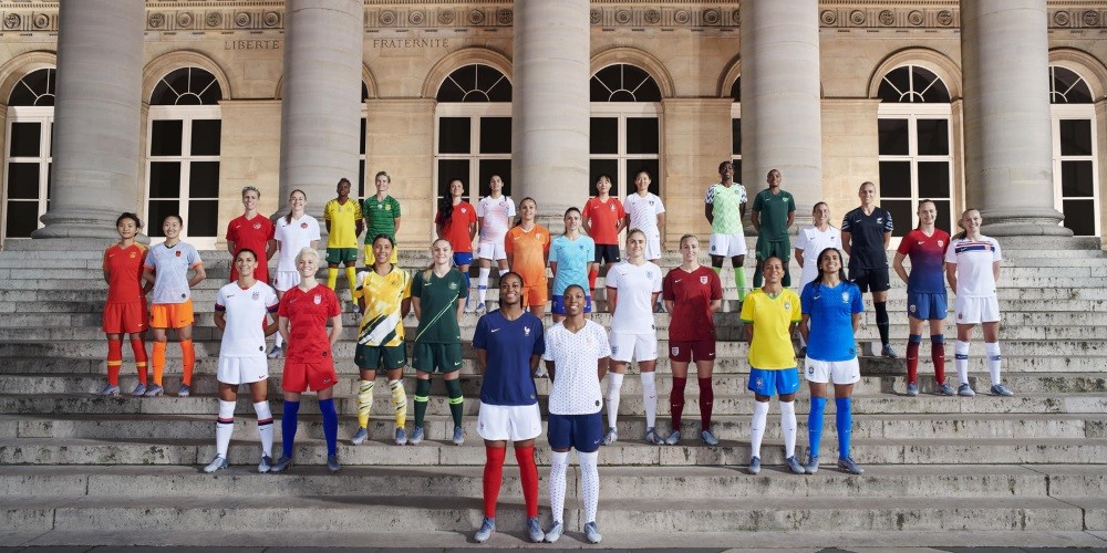 Con disruptivos dise&ntilde;os se presentaron las camisetas de las selecciones femeninas para el Mundial 2019