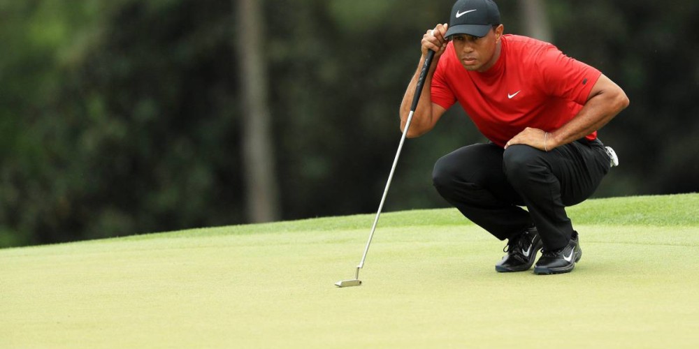 Tiger Woods se oper&oacute; la rodilla a escondidas