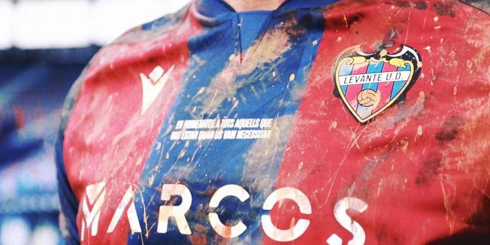 La acci&oacute;n solidaria del Levante: us&oacute; una camiseta en homenaje a los voluntarios de la Dana