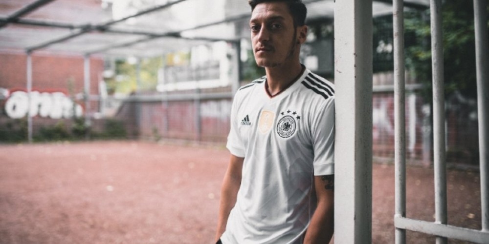 Alemania present&oacute; su nueva camiseta adidas para la Copa Confederaciones