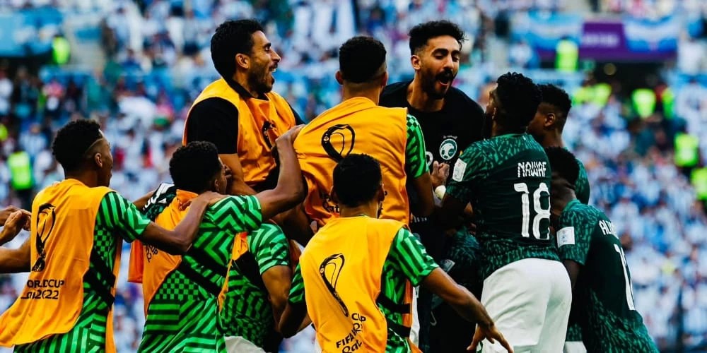 Arabia Saudita dio el batacazo y Argentina perdi&oacute; en su debut en Qatar 2022