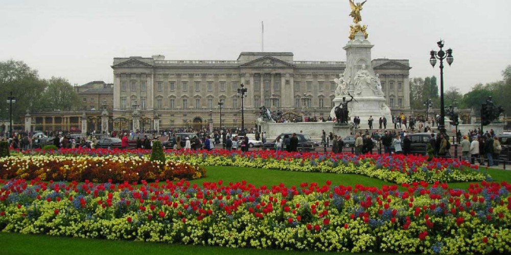 Hist&oacute;rico: El Palacio de Buckinham se convertir&aacute; en una cancha de f&uacute;tbol