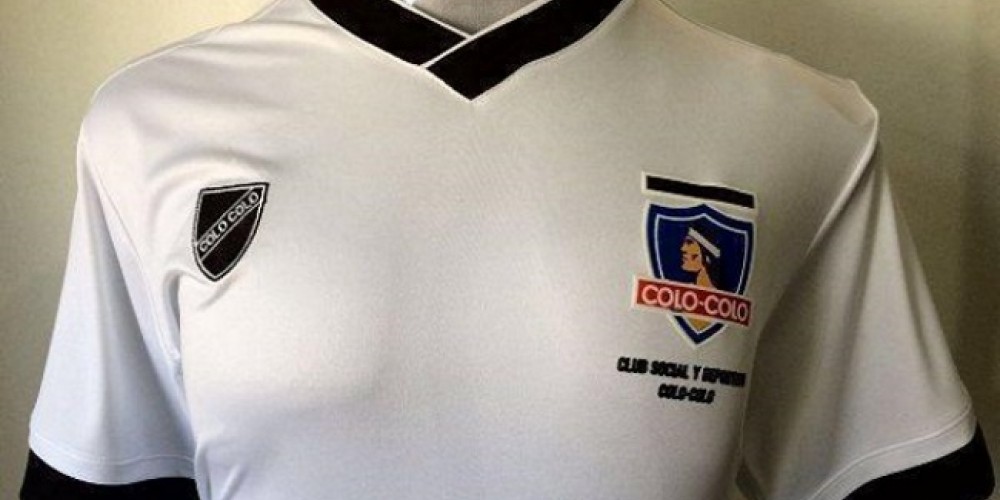 El CSD Colo-Colo present&oacute; una camiseta alternativa como boicot a Under Armour