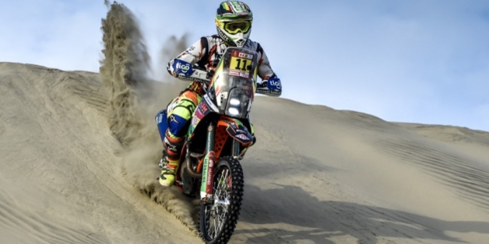 Chavo Salvatierra le hace frente al desierto peruano y mantiene su posici&oacute;n en la tercera etapa del Rally Dakar