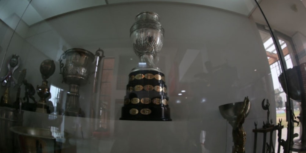 El trofeo de la Copa Am&eacute;rica recorrer&aacute; Chile para que lo vean los fan&aacute;ticos