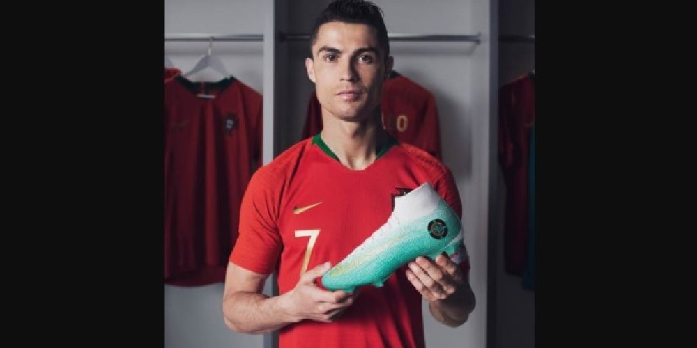 botón colegio Cava Nike lanzó unos botines especiales para que Cristiano Ronaldo use en los  Octavos de Final de Rusia 2018