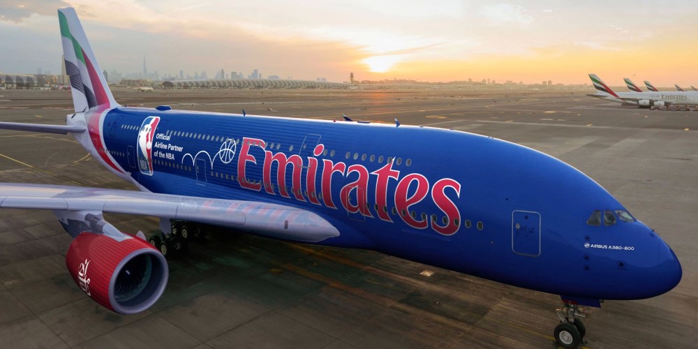 Emirates present&oacute; un avi&oacute;n dedicado a la NBA