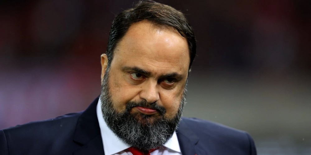 &iquest;De qu&eacute; trata la estrategia de Marinakis para fortalecer econ&oacute;micamente al Nottingham Forest?