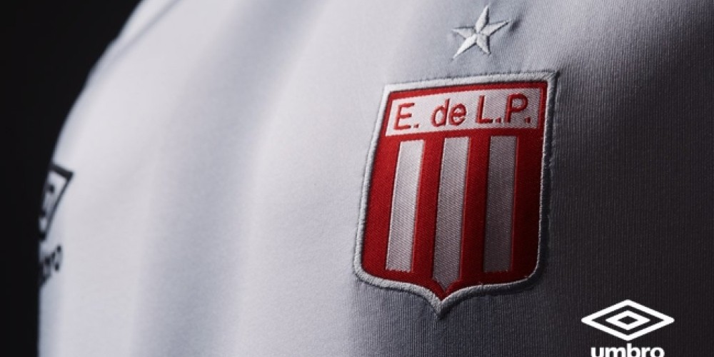Estudiantes de La Plata presentó su nueva camiseta en homenaje al 2006