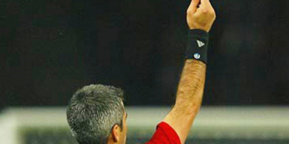 Las estrellas del fútbol que fueron más veces expulsadas