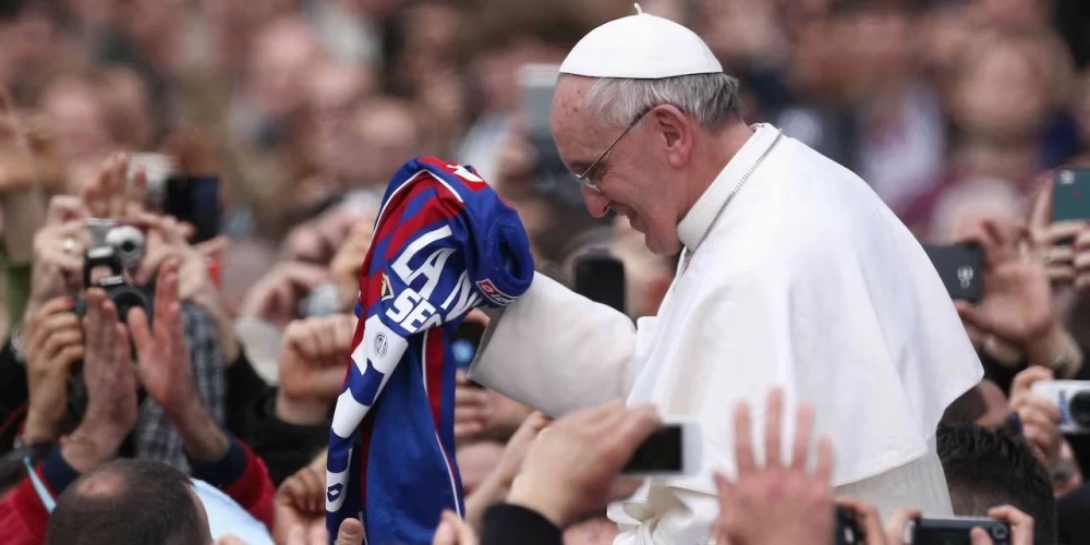 Falleció el Papa Francisco: una vida ligada al deporte
