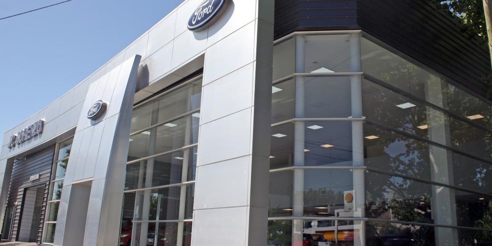 Ford inaugura un nuevo concesionario en San Rafael
