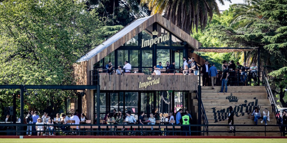 Cerveza Imperial inaugur&oacute; su Beer House en el Campo Argentino de Polo