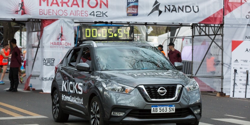 Nissan Kicks vuelve a encender la emoci&oacute;n de las Maratones de Buenos Aires