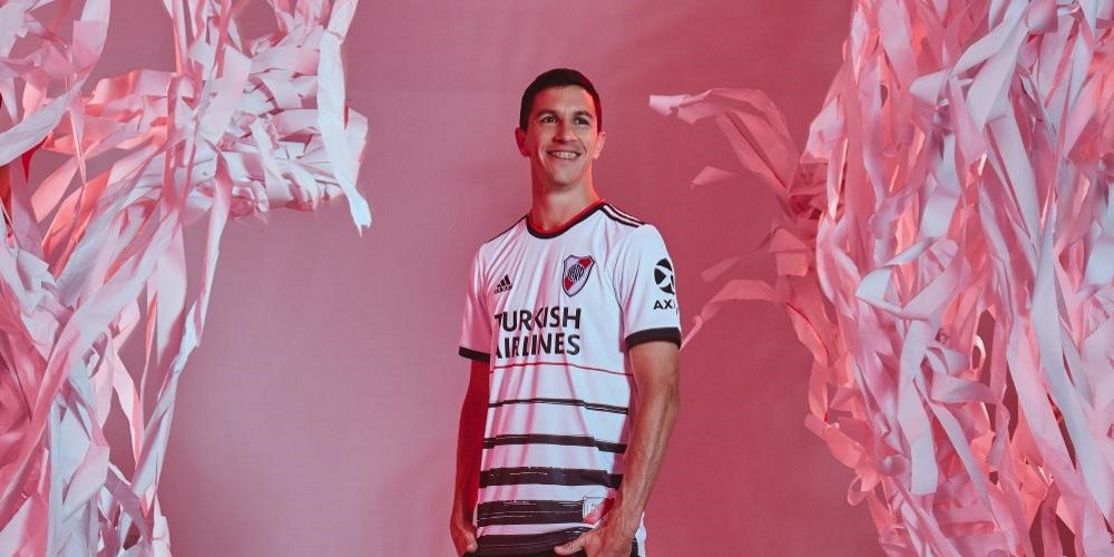 adidas present&oacute; una camiseta alternativa de River para festejar la Libertadores 2018