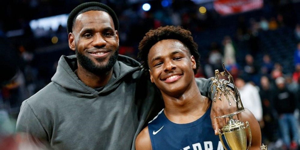 El hijo de LeBron James fue contratado por un equipo de eSports