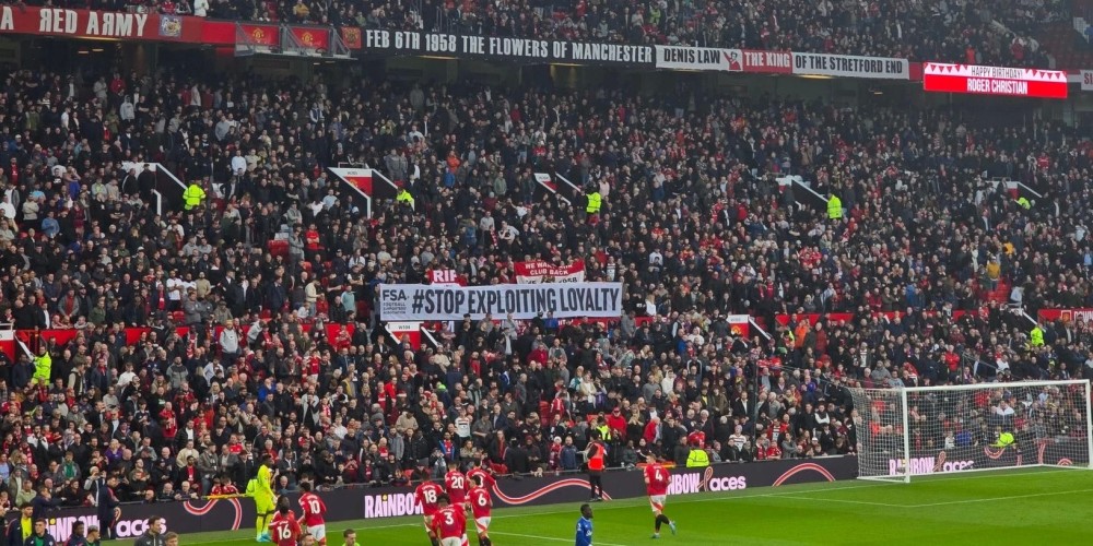 Los hinchas ingleses se manifestaron en contra del aumento de las entradas de la Premier