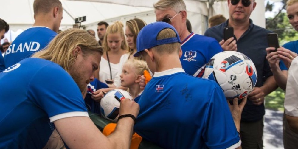 Casi el 10% de la poblaci&oacute;n de Islandia est&aacute; en Francia por la EURO2016