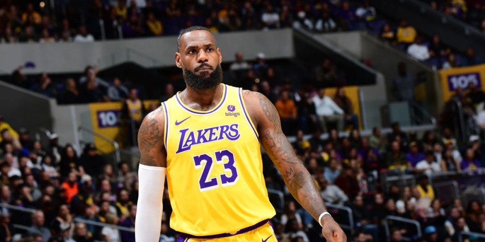 De jugador a propietario: &iquest;LeBron James podr&iacute;a adquirir un nuevo club en la NBA?