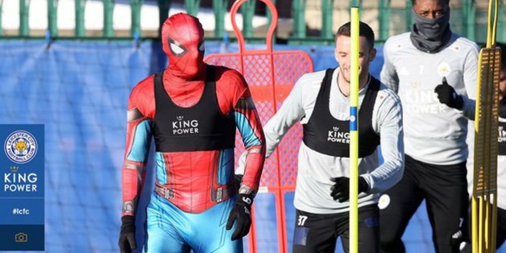 Leicester City: un jugador se present&oacute; y entren&oacute; disfrazado de Spiderman