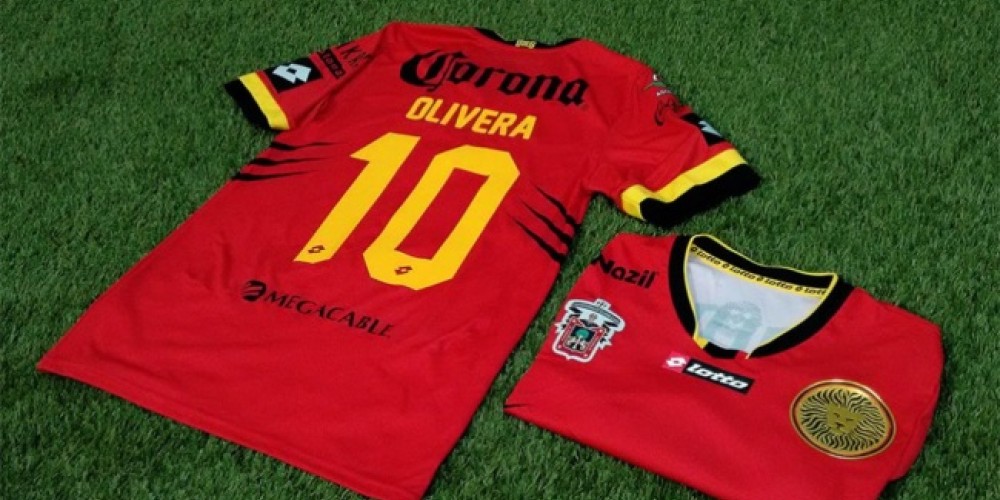 Leones Negros present&oacute; el tercer uniforme