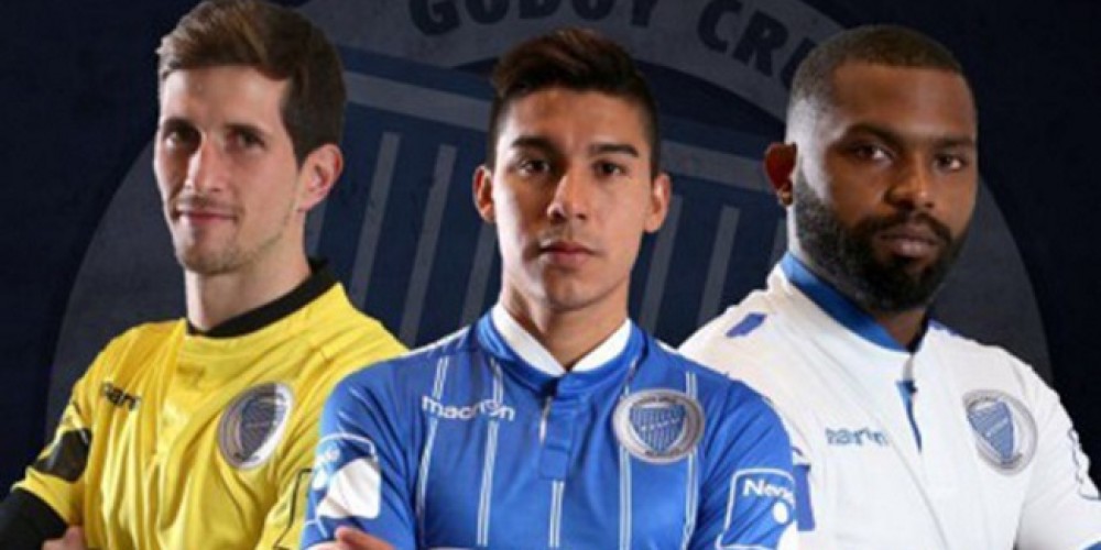 Godoy Cruz present&oacute; sus nuevas camisetas Macron