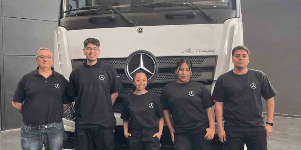 En el marco del d&iacute;a del estudiante, Mercedes-Benz Camiones y Buses celebra junto a los j&oacute;venes de su programa TruckCionar Futuro