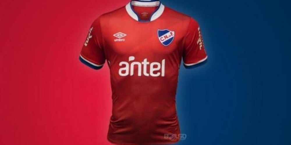 Nacional present&oacute; su nueva camiseta alternativa roja