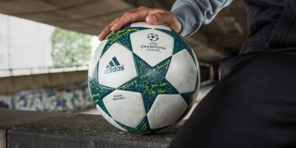 adidas present&oacute; la nueva pelota de la Champions League, con mensajes de los jugadores